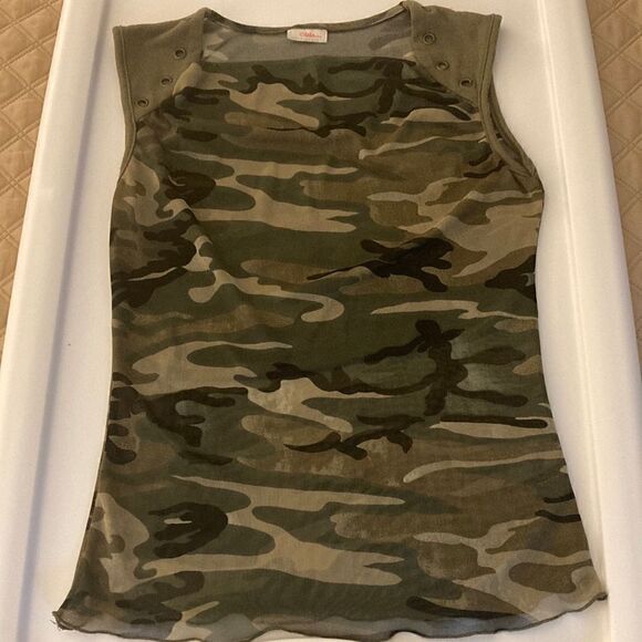 LALA U.S.A. Sleeveless Top Camo Print, Lettuce Hem,Grommet Detail. Size Small. - Picture 1 of 6